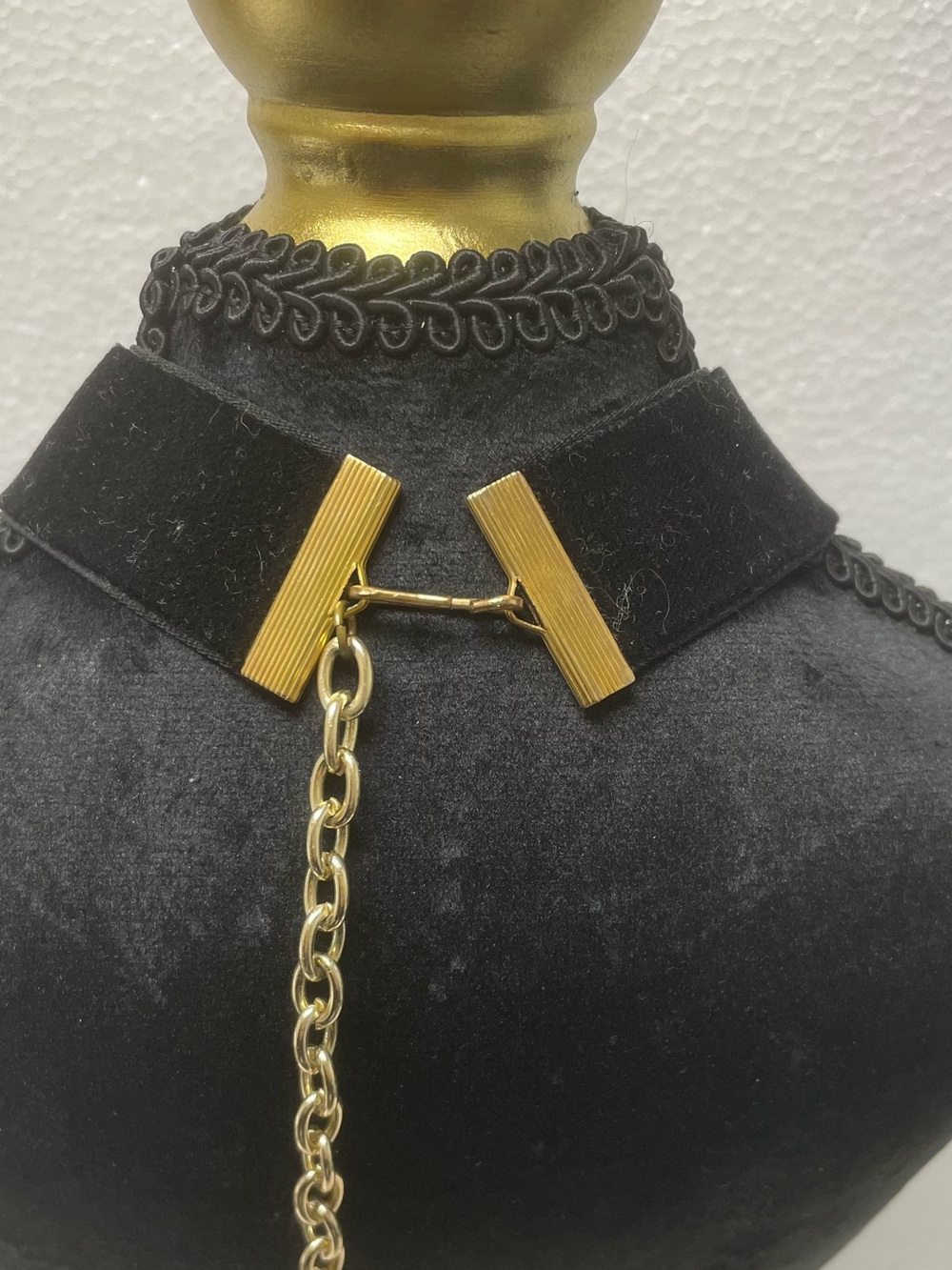 VTG Reproduction Cameo Choker W/Black Velvet Ribbon 11” with 4” Extender - Picture 2 of 8